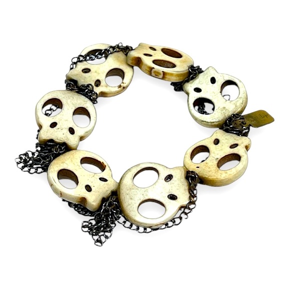 Signed Skull ivory color distressed stretch bracelet with mini chains - Picture 1 of 11